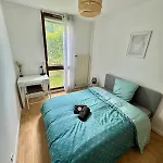 Cozy And Spacious 100 M2 1 Min From Rer D *