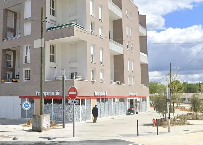 Apartment Cozy And Spacious 100 M2 1 Min From Rer D *