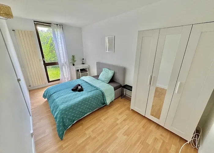 Cozy And Spacious 100 M2 1 Min From Rer D