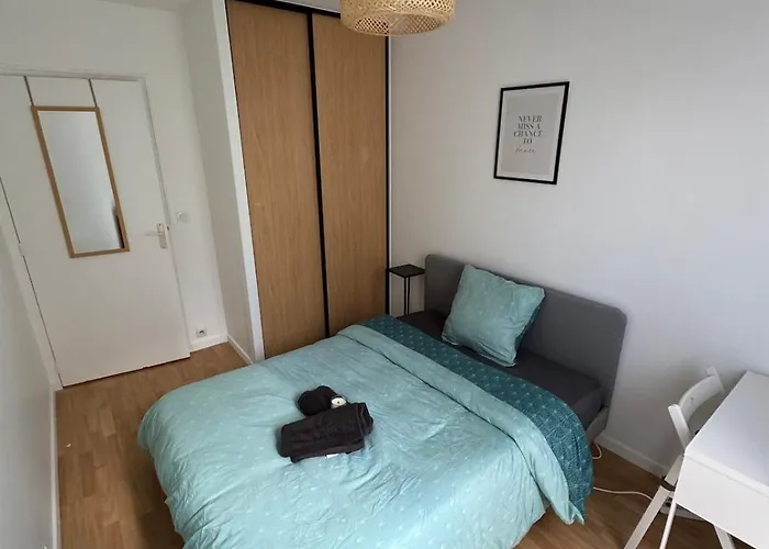 Cozy And Spacious 100 M2 1 Min From Rer D Apartment *