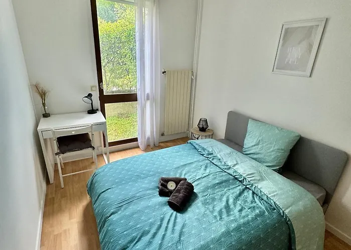 Cozy And Spacious 100 M2 1 Min From Rer D *